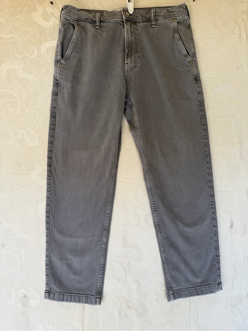Hollister Men's Relaxed Slate Gray Jeans